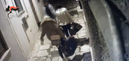 Sgominata la cricca sfrutta badanti: «Traffico disumano»