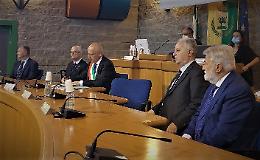 Melfi, cittadinanza onoraria ai membri del Comitato per il Millenario. Valvano: «Personalità eccellenti»
