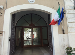 Picchia moglie e figli, minacciandoli con una pistola: arrestato pregiudicato di Lucera