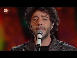 A Sanremo la meravigliosa poesia di Max Gazzé per l'amore di Cristalda e Pizzomunno di Vieste