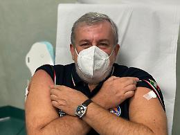 Emiliano: «Tra poco vaccino contro il Covid in Puglia solo su prenotazione»