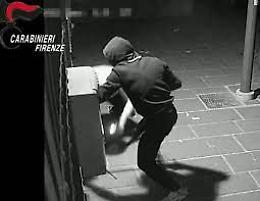 Arrestati a Firenze i trasfertisti della "marmotta" che assaltavano i bancomat con esplosivi: zio e nipote di Orta Nova, complice di Stornara