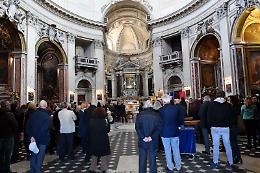 L'ultimo saluto a Tony Santagata, da Pupi Avati a Ninetto Davoli, ai frati di San Giovanni Rotondo e Termoli