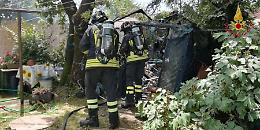 Terribile tragedia in un campo nomadi a Stornara: due bambini muoiono nell'incendio divampato nelle baracche