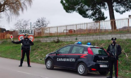 Barile, lite condominiale finisce a martellate: un ventenne colpisce l'anziano vicino di casa. «Tentato omicidio»