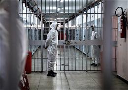 Pass e super pass non creano luoghi sicuri neppure nei penitenziari. Ecco l'eccezionale aumento di positività nelle ultime 3 settimane nella popolazione detenuta
