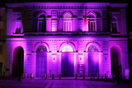 Potenza, cento giorni dal Giro d'Italia: il Teatro Stabile diventa rosa 