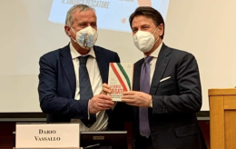 Conte presenta il libro sul caso Vassallo e di Foggia dice: «Stento a riconoscere la mia terra offesa dalla criminalità»