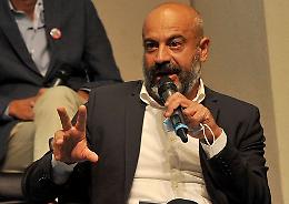 Crisi energetica, Paragone non le manda a dire: "Via le sanzioni alla Russia visto che danneggiano solo noi europei"