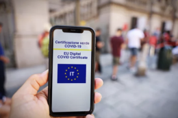 Cortocircuito super pass, dal primo aprile rientrano a scuola i prof non vaccinati ma non potranno insegnare