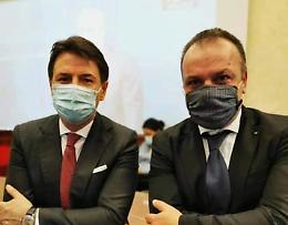 Il deputato lucano del M5s Lomuti e l'ex premier Conte in commissione Affari esteri 