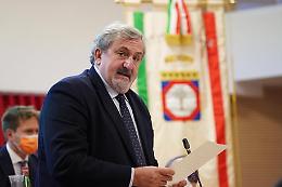 Peggiora il giudizio dei cittadini nei confronti dei presidenti delle Regioni, calo di gradimento anche per Emiliano in Puglia: Bardi e Toma non pervenuti