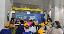 Poste aperte: due classi del Valesium in visita all’Ufficio postale di San Pietro Vernotico 
