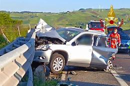 Incidente sull'autostrada A16 Napoli - Canosa, nei pressi di Vallesaccarda: muore 59enne di Panni