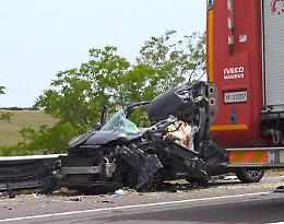 Terzo incidente stradale in meno di 24h, nei pressi di Matera Sud impatto tra camion e auto