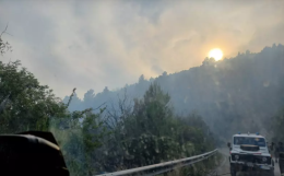 L'incendio sul Gargano minaccia il villaggio di Baia delle Zagare, la Regione ha pronto il piano di evacuazione