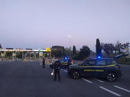 Viaggiava con 2 chili di cocaina purissima sotto il sedile dell'auto, arrestato 31enne di Foggia dalla GdF di Avellino nel tratto Lacedonia - Vallata