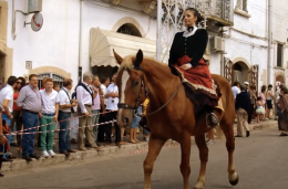 Bovino chiude le feste estive in provincia di Foggia con la cavalcata storica per la Madonna di Valleverde