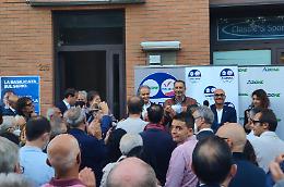 Pittella mostra i muscoli. Aperto il comitato elettorale: «Dignità e coraggio»
