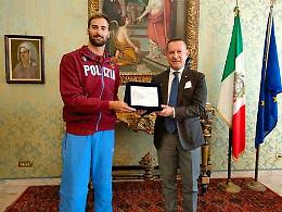 Il prefetto di Potenza ha premiato il campione europeo Domenico Acerenza 