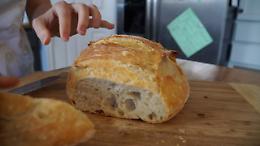 Il prezzo del pane non è mai stato così alto nell'Ue, per l'Eurostat è colpa della guerra in Ucraina