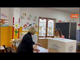 IL VIDEO. Casellati vota a Potenza: «Il voto è un diritto-dovere importante»