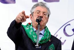 Il Senatur cavalca il malcontento leghista e lancia la sfida a Salvini con il 'Comitato per il Nord'