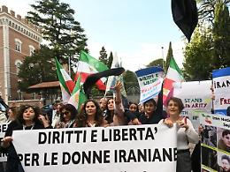 Equità Territoriale in piazza a Foggia per le donne iraniane