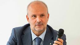 Lo schiaffo di Schillaci a Speranza: la richiesta all'Ue di rivedere i contratti sui vaccini e i risarcimenti dei danni 