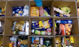 Natale e crisi economica: 3 milioni di italiani faranno ricorso a mense per poveri e a pacchi alimentari