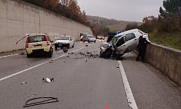 Spaventoso incidente stradale sulla Tito - Brienza: un morto e un ferito 