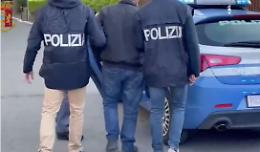 Inseguimento da film tra Foggia e Campobasso: la Polizia arresta corriere di Lucera con 1 Kg di hashish impacchettato col volto di Escobar