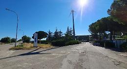 Davanti alla sede della Regione Puglia protesta dei 114 lavoratori della G&W di Foggia che l'azienda vuole licenziare 