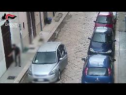 A Cerignola i carabinieri "fanno visita" alla "casa della droga": 167 capi di accusa per gli indagati e 5 arresti