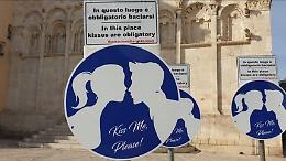 Così, per San Valentino, Termoli diventa il "Borgo degli innamorati" dove è obbligatorio baciarsi