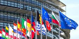 Ce lo chiede l'Europa: è ufficiale lo stop ai motori benzina e diesel dal 2035. Ira di Salvini
