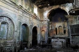
'Ghost Town' di Rai5 esplora Romagnano al Monte, paese fantasma tra Basilicata e Campania  
