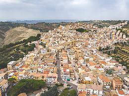Intesa da 40 milioni tra il comune di Pomarico e Terre di Aristeo per il progetto di albergo diffuso