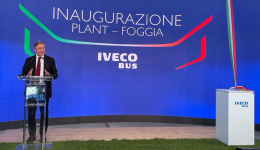 Iveco punta 40milioni su Foggia per la svolta green degli autobus, Urso: "Un modello per l'intero Paese"