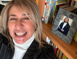 Il libro di Francesca Sassano Lei stava lí é stato selezionato quale finalista al Premio Europa in versi e in prosa  di Como