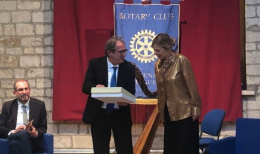Potenza, Giuliana De Donno è la lady arpa premiata dal Rotary club Torre Guevara 