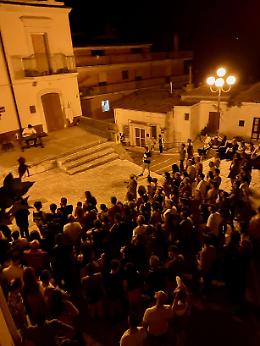 Grande successo a Salandra per l’opera teatrale itinerante “La masciara dei Calanchi” 