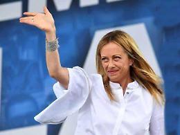 Giorgia Meloni sceglie la Puglia per le vacanze e si porta dietro mezza maggioranza