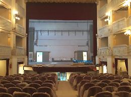 La sentenza del Tribunale e i retroscena della "commedia" sui lavori di ristrutturazione del teatro "Giordano" di Foggia