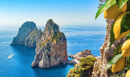 Viaggio lungo le coste della Campania e della Grande Lucania e del loro sogno del mare d'inverno. La più esclusiva tra le isole: Capri