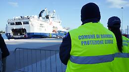 La Geo Barents a Brindisi con altri 168 migranti, di cui 110  bambini non accompagnati: 107mila le persone sbarcate in Italia in 7 mesi