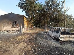 

Il caso degli incendi dolosi a Banzi, l'indignazione del sindaco Caffio: "Basta, fermatevi"
