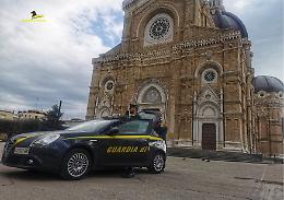 La GdF scopre che a Cerignola il parrucchiere si faceva bello anche col Reddito di cittadinanza 