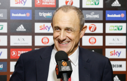 Il coach dell'EA7 Emporio Armani Milano, Ettore Messina, si aggiudica il premio 'Nico Messina'
