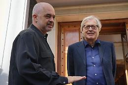 Sgarbi in Albania per costruire la rete degli "arbëreshë" con Casalvecchio e Chieuti